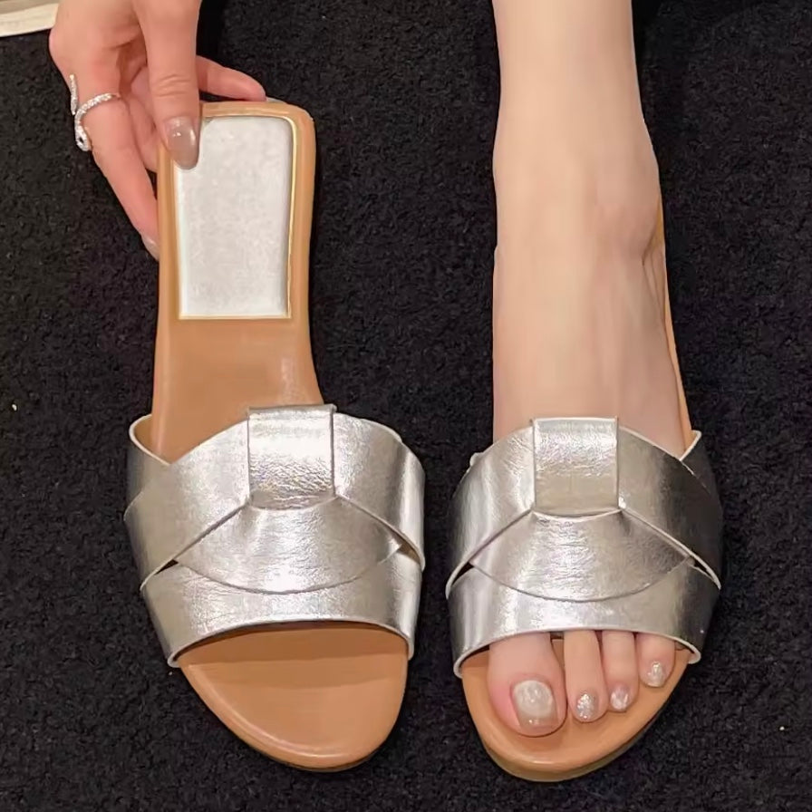 Sandalen mit Flechtriemen