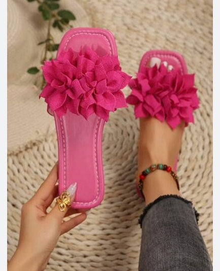 Sandalen mit einer Blume