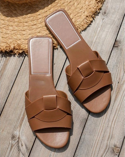Sandalen mit Flechtriemen